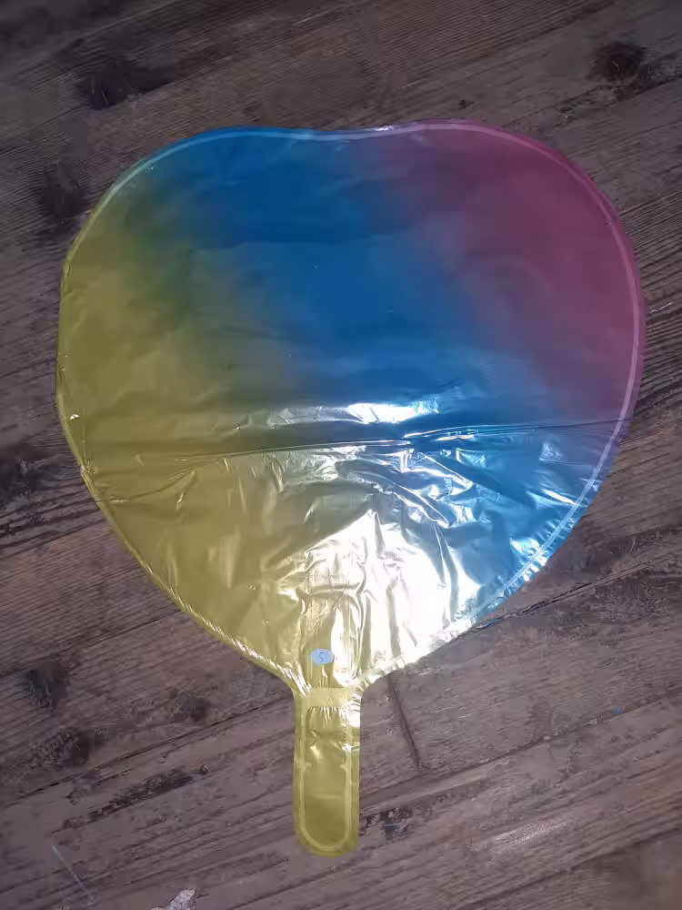 2023 Toptan Küçük folyo uçan balon Gökkuşağı kalp