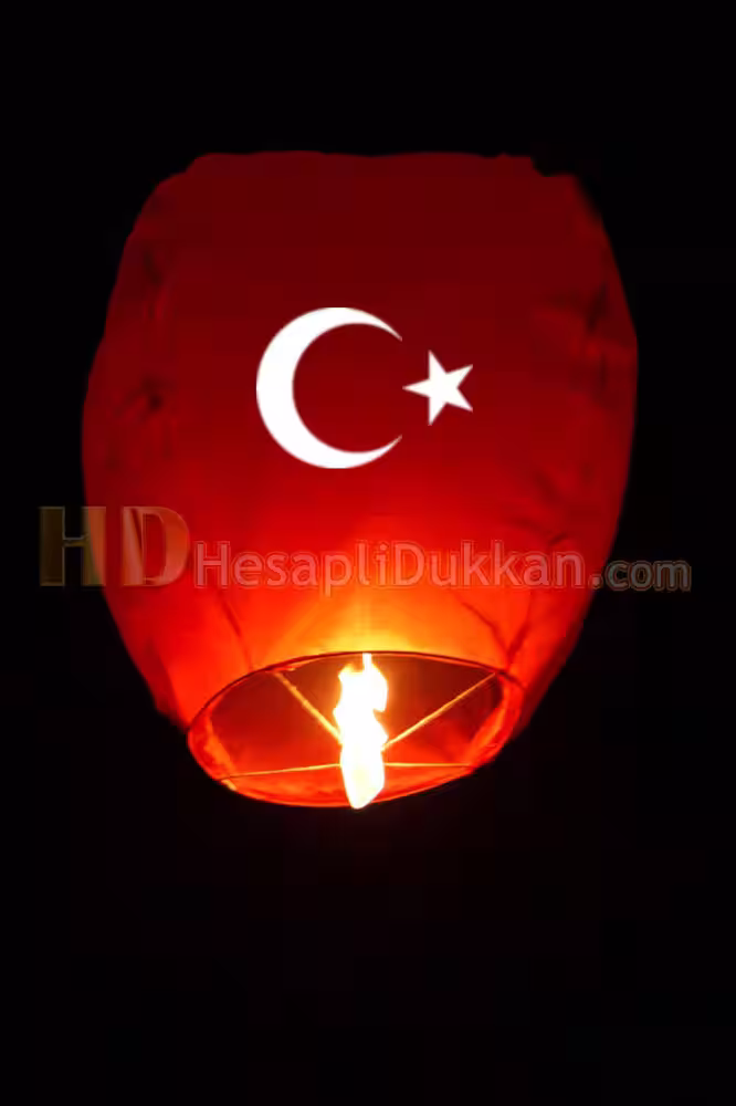 Bayraklı dilek feneri bayramların yeni süsü