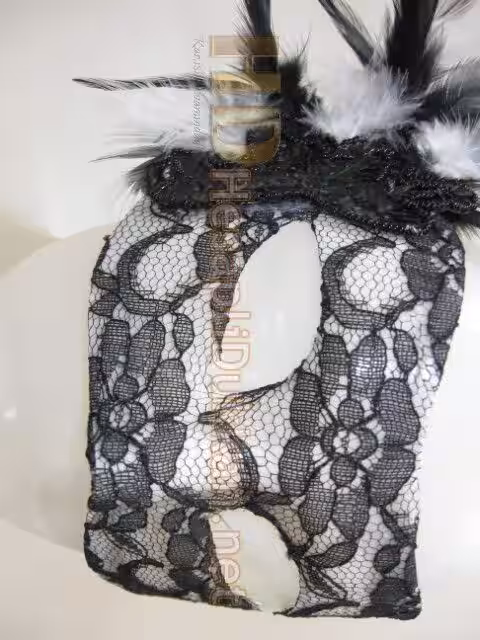 Dantelli siyah tüylü boncuk işlemeli maske R799