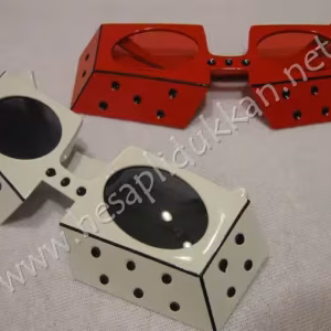 Domino taşı şeklinde parti gözlüğü R288