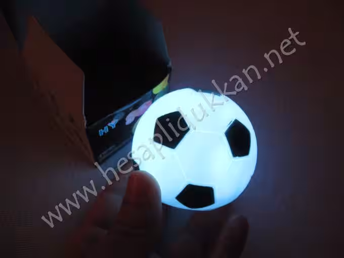 Futbol topu şeklinde renk değiştiren lamba R90