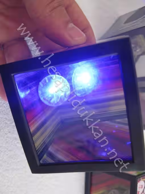 Para yokeden sihirli ışıklı kumbara R120