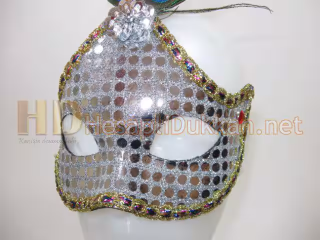 Parlak pul işlemeli gerçek tavus tüylü maske R805