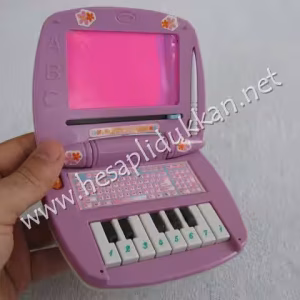 Piyano ve yazı tahtalı laptop P736