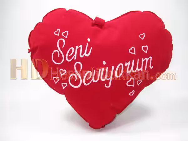 Sevgililer günü kalp yastığı