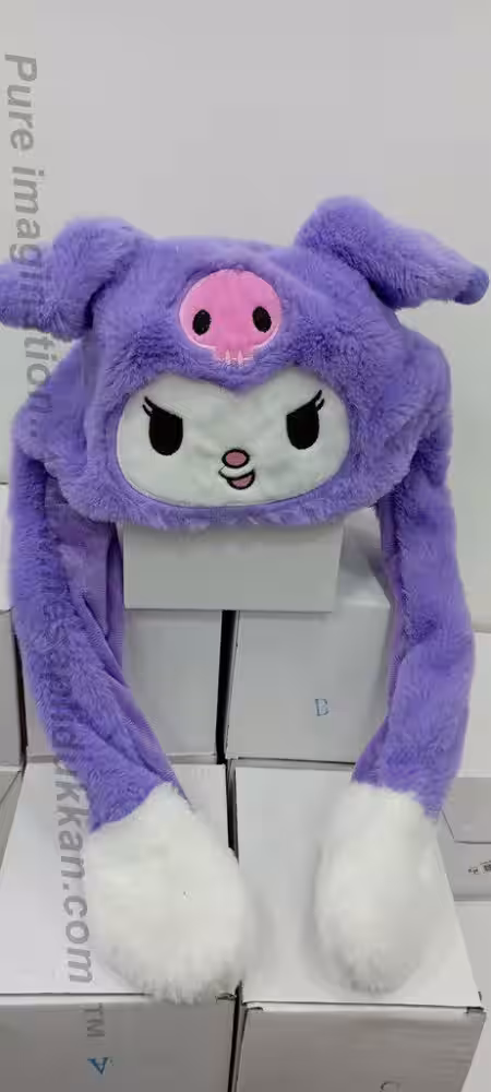 Toptan kulakları oynayan ışıklı Mor Kuromi şapka