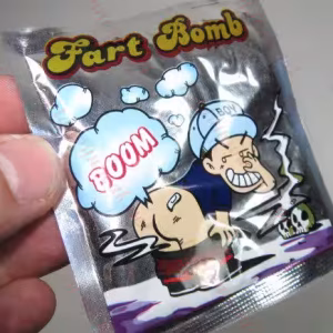 Toptan osuruk bombası şaka osuruk
