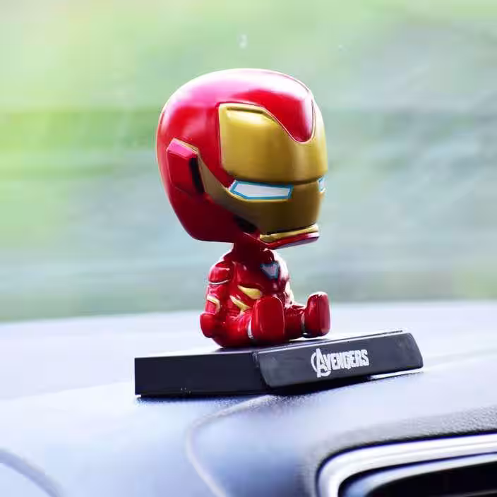 Iron Man Telefon Standı Kafa Sallayan Araba Süsü