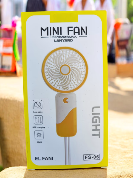 El Fanı FS-06 Işıklı ve Askılı Mini Fan | Sessiz & Taşınabilir
