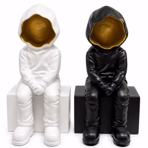Toptan Dekoratif Oturan Kapüşonlu Figür Polyester Biblo (11x10x12 Cm)