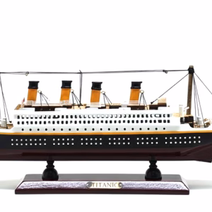 Toptan Özel Tasarım Ahşap Işıklı Titanik Gemi Maketi (35x45 Cm)