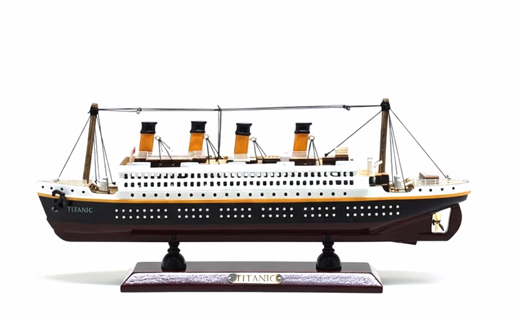 Toptan Özel Tasarım Ahşap Işıklı Titanik Gemi Maketi (35x45 Cm)