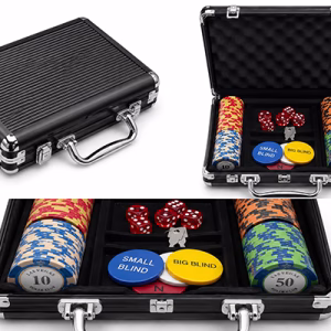 Deri Çantalı 100 Chip Ve 2 Adet İskambil Kağitına Sahip Poker Oyunu